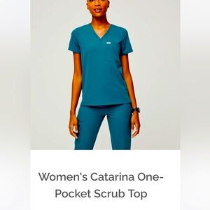 Figs scrub set in Pacific Blue. Catarina top and yola bottoms- both XS. Worn 3x